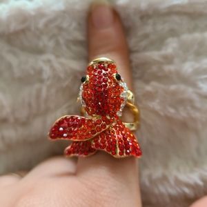 Cz goldfish ring